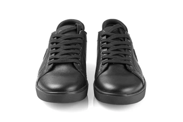 Μαύρα Δερμάτινα Sneakers Λευκό Φόντο Close — Φωτογραφία Αρχείου