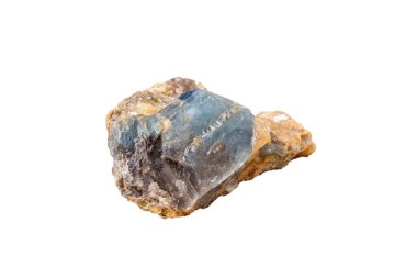 Kaya mineral taşında Corundum yakın plan beyaz zemin