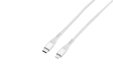 Beyaz kablo beyaz arka planda C, USB, Micro USB, Lightning konnektörleri ile şarj ve senkronizasyon için