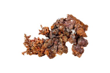 Beyaz arkaplanda bakır mineral taşı yakın plan