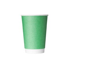 Kahve ya da çay için izole edilmiş beyaz arka planda, yeşil renkli mukavva camlar.