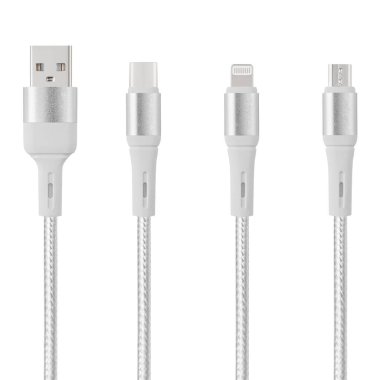 beyaz kablo şarj ve eşzamanlama Tip - C, USB, Micro USB, Işık konnektörleri beyaz izole arka plan yakın çekim