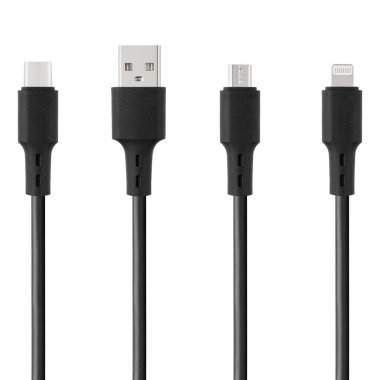 Beyaz izole edilmiş arkaplanda C, USB, Micro USB, Lightning konnektörleri ile şarj ve senkronizasyon için siyah kablo