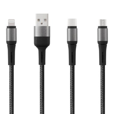 Beyaz izole edilmiş arkaplanda C, USB, Micro USB, Lightning konnektörleri ile şarj ve senkronizasyon için siyah kablo