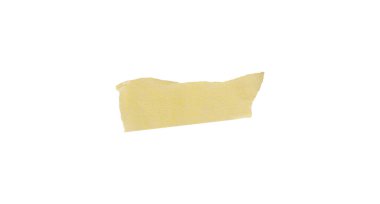 Sarı boya bandı beyaz arka planda izole edilmiş, makro. Beyaz arka planda, yırtık, buruşuk, bükülmüş sarı boya bantları, yakın plan..