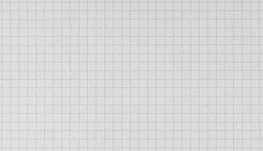 Beyaz arkaplandaki kareli kağıt tabaka, ayrıntılı şebeke ile yaratıcı çizimler, tasarım fikirleri ve sanatsal planlama için bir tuval sunar..
