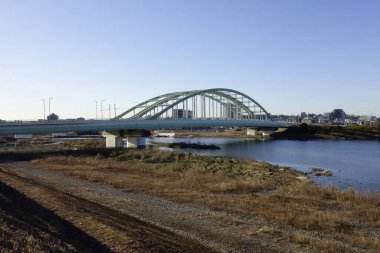 Nehir kıyısından uzak manzara, rıhtım deseni                               