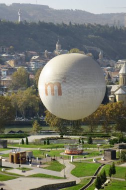 11 / 06 / 2023, Georgia Tiflis Gürcistan, Tiflis halat mekanik balonu, balon operasyonu park yönetimi                               