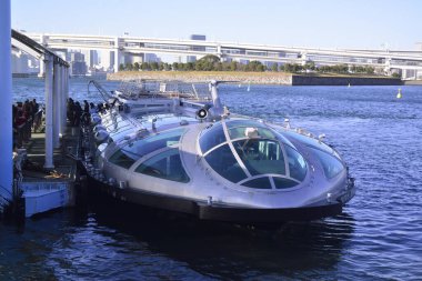 31 Aralık 2023, Tokyo Japonya, Odaiba Sahil Parkı gezi teknesi terminali.