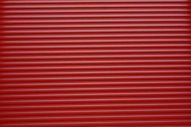   Kıpkırmızı kepenkler parlak kırmızıya boyandı. Yumuşak bir his veriyor..                             