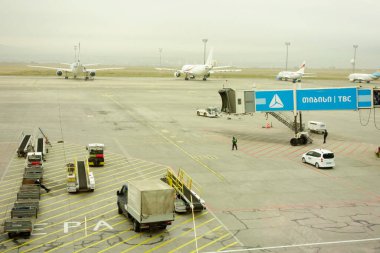 11 / 11 / 2023 Georgia Tiflis Havaalanı 'na varıp gidene kadar havaalanı transfer binasında kaldı.                               