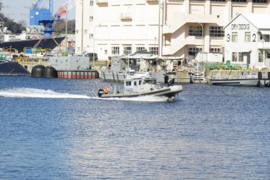   12 / 31 / 2024, Yokosuka Şehri, Kanagawa Bölgesi, Yokosuka Limanı devriye botu                             