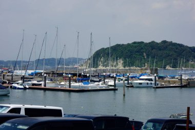 Ağustosta, Kanagawa 'daki Hayama Marina' da kavurucu sıcak altında,                             