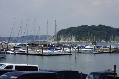     08 / 14 / 2020, Hayama Town, Kanagawa Bölgesi, Japonya, Ağustos, yaz ortası, yakıcı güneşin altında, Hayama Marina, Kanagawa Bölgesi                           