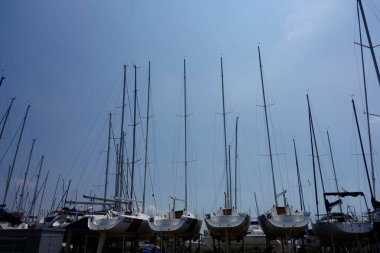    08 / 14 / 2020, Hayama Marina, Kanagawa Bölgesi, Japonya, Ağustos ayı ortasında marina sahnesi                            