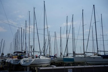  08 / 14 / 2020, Hayama Marina, Kanagawa Bölgesi, Japonya, Ağustos ayı ortasında marina sahnesi                              