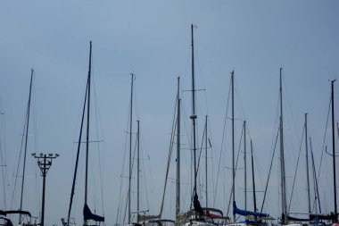  08 / 14 / 2020, Hayama Marina, Kanagawa Bölgesi, Japonya, Ağustos ayı ortasında marina sahnesi                              