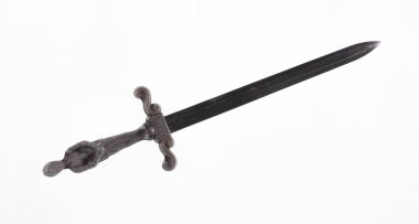 Viking kılıcı beyaz arkaplanda izole edildi