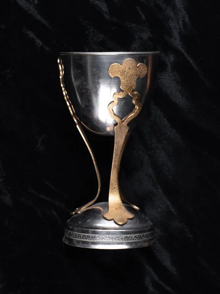Стародавня Золота Чашка Вина — стокове фото