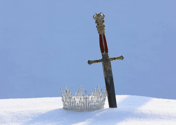 Corona Espada Nieve — Foto de Stock