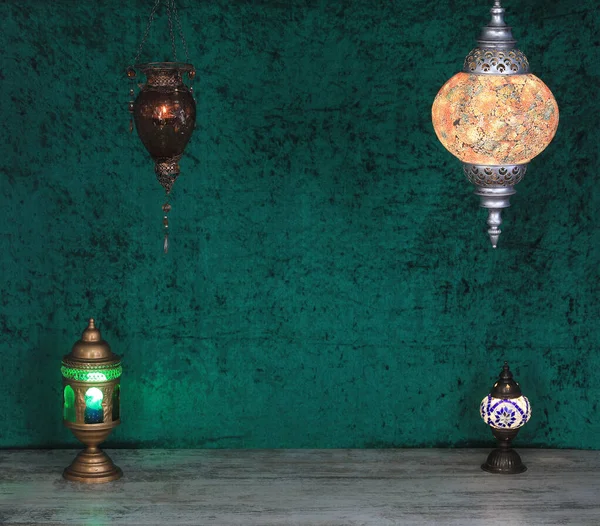Ramadã Lâmpada Árabe Sobre Fundo Preto — Fotografia de Stock