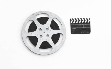 Eski film makarası ve alkış tahtası