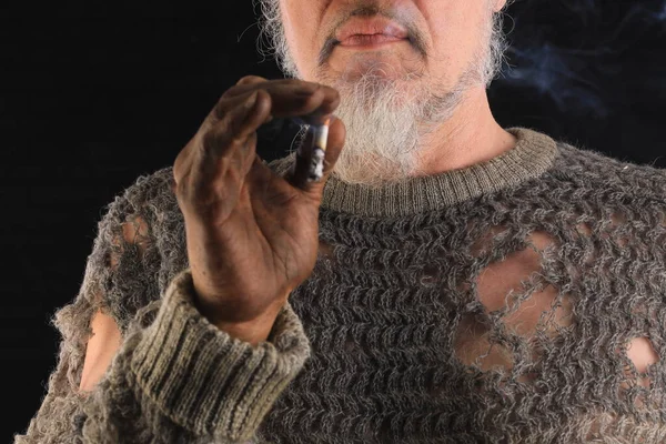 Velha Mão Suja Com Cigarro — Fotografia de Stock