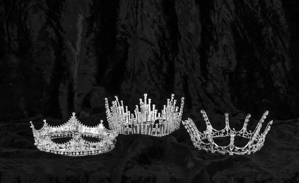 Rainha Coroa Veludo Preto — Fotografia de Stock