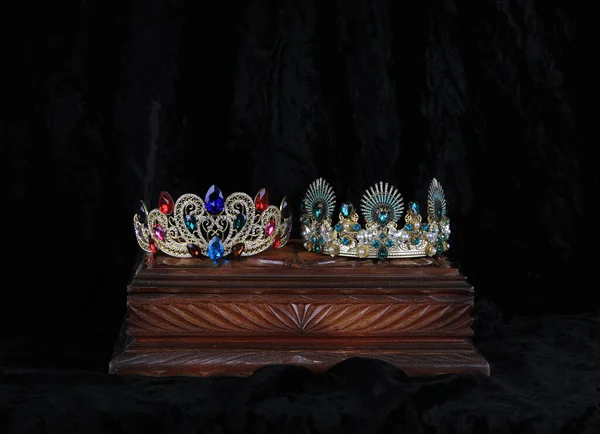 Корона Коробці Чорний Оксамит — стокове фото