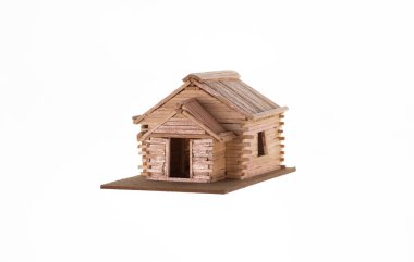 Beyaz arkaplanda izole edilmiş ev modelini eşleştir