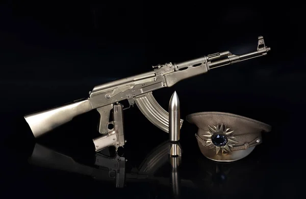 Fuzil Assalto Kalashnikov Dourado — Fotografia de Stock