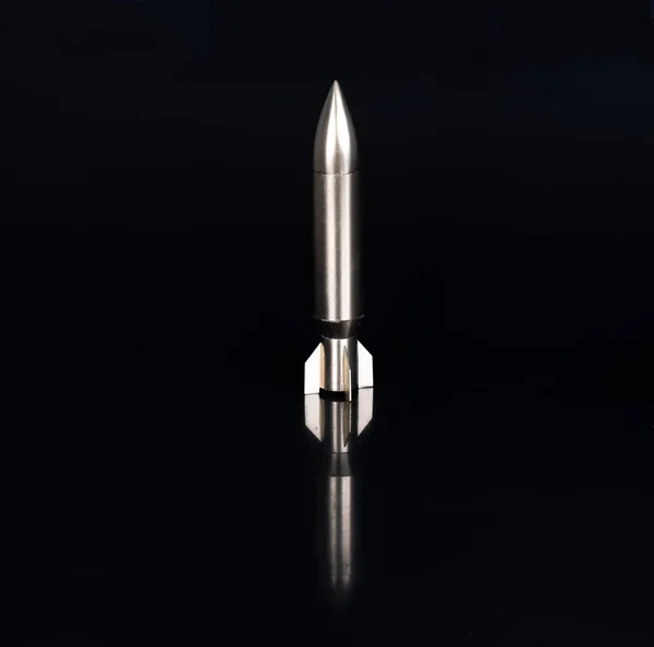Золотая Ядерная Ракета Черном Фоне — стоковое фото