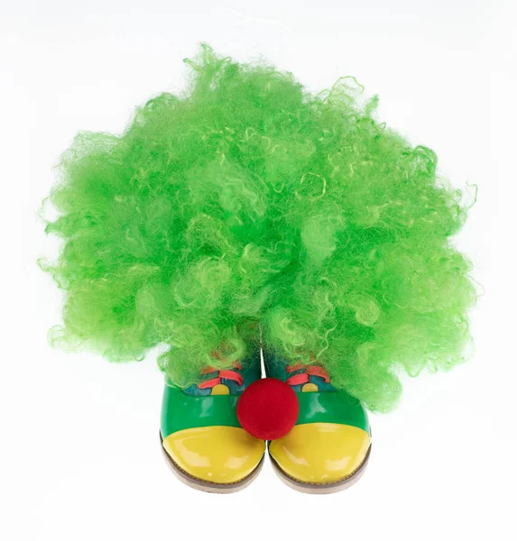 Zelený Klaun Klobouk Boty Izolované Bílém Pozadí — Stock fotografie