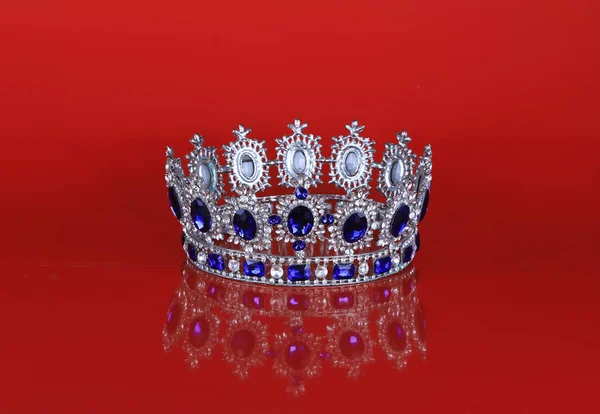 Корона Принцессы Изолирована Красном Фоне — стоковое фото