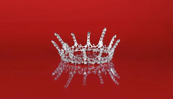 Corona Princesa Aislada Sobre Fondo Rojo —  Fotos de Stock