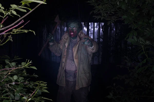 Zombie Hombre Bosque Por Noche —  Fotos de Stock