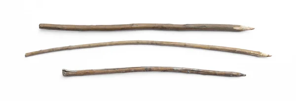白い背景に隔離された古代の木製の槍 — ストック写真