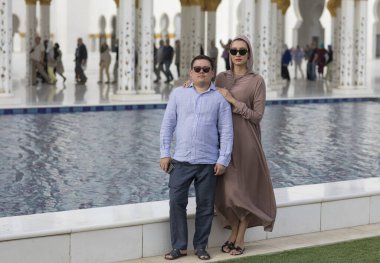 Şeyh Zayed Büyük Camii, Abu Dabi 'deki turistler..