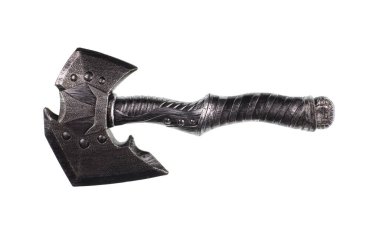 Beyaz arka planda izole edilmiş fantezi savaş baltası