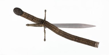 Oyun kılıcı beyaz arkaplanda izole edildi