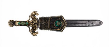 Oyun kılıcı beyaz arkaplanda izole edildi