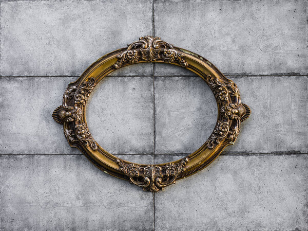 Старая, викторианская, позолоченная, декоративная рамка на старой стене, барокко, рококо, эпохи Возрождения