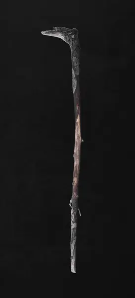 Starożytny Pasterz Drewniany Kij Izolowany Czarnym Tle — Zdjęcie stockowe