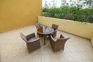 Cabriolet 'deki iş adamı.