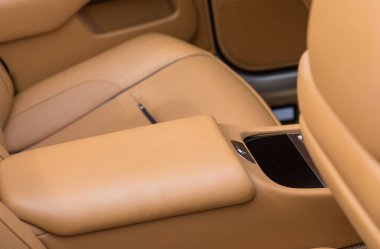 turuncu deri iç döşeme