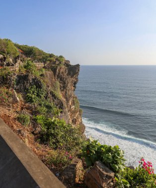 Bali, Endonezya, Ulu Watu Tapınağı 'ndaki bir uçurum manzarası