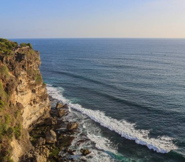 Bali, Endonezya, Ulu Watu Tapınağı 'ndaki bir uçurum manzarası