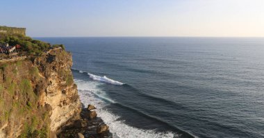 Bali, Endonezya, Ulu Watu Tapınağı 'ndaki bir uçurum manzarası