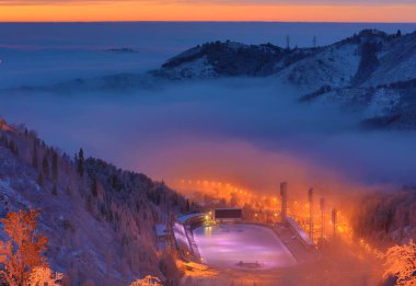 Kazakistan, Almaty, Medeo dağ buz pateni pisti