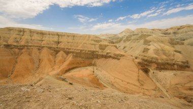 Dağlardaki taş kanyon, Cengiz Han dağları, Kazakistan 'daki Altyn-Emel Milli Parkı, Almaty
